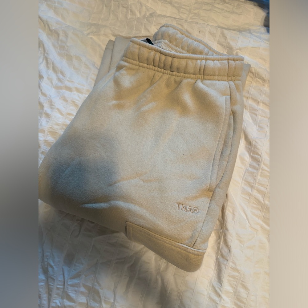 Aritzia cargo sweatpants